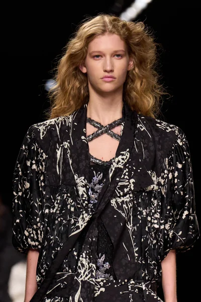 Look 54